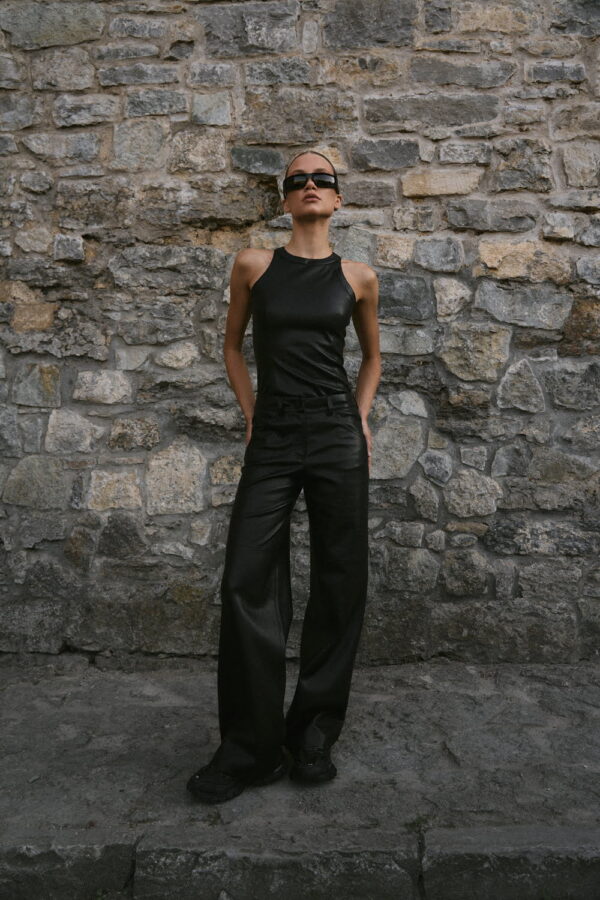 elongated leather top